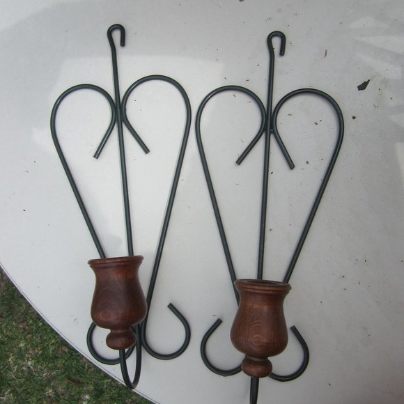 VTG 80'S HOMCO GREEN SCROLLED METAL W/WOOD CANDLE HOLDERS - Picture 1 of 7